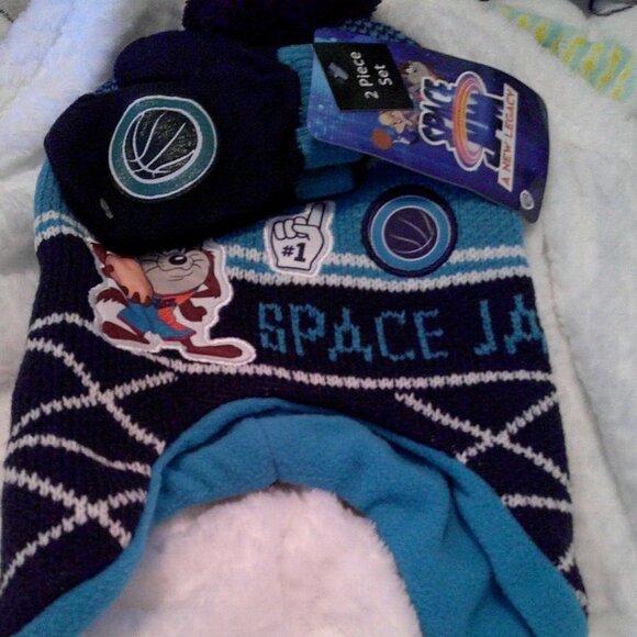 Space Jam 2 A New Legacy Tune Squad Cuffed Beanie Hat and Gloves Set, Toddler - Picture 1 of 3